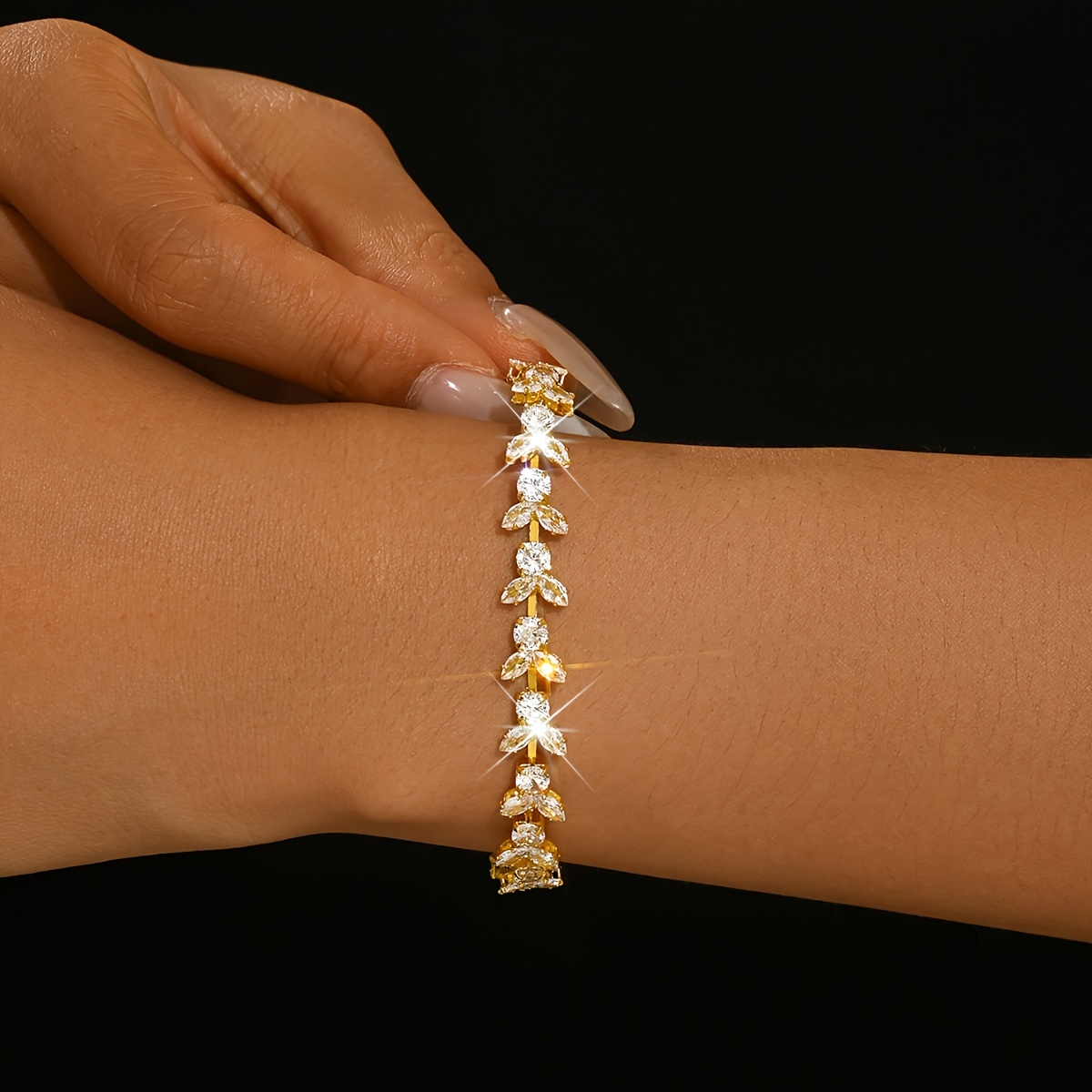 Women's Exquisite Delicate Chain Bracelet, Elegant & Versatile